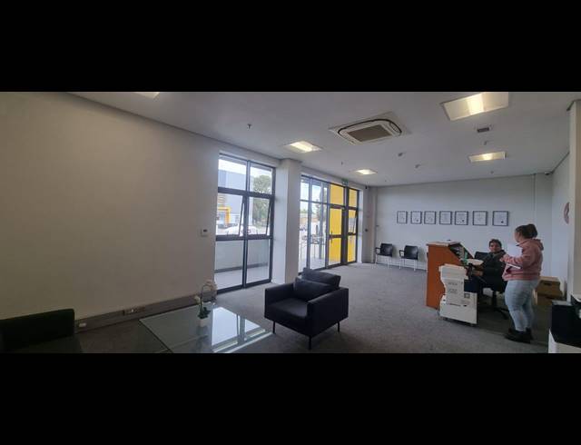 3,213M² WAREHOUSE TO LET IN AIRPORT INDUSTRIA